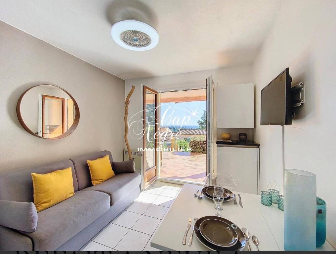 Apartament Terrasse De 30M2 Vue Mer Panoramique 1 Chambre Cavalaire-sur-Mer Zewnętrze zdjęcie